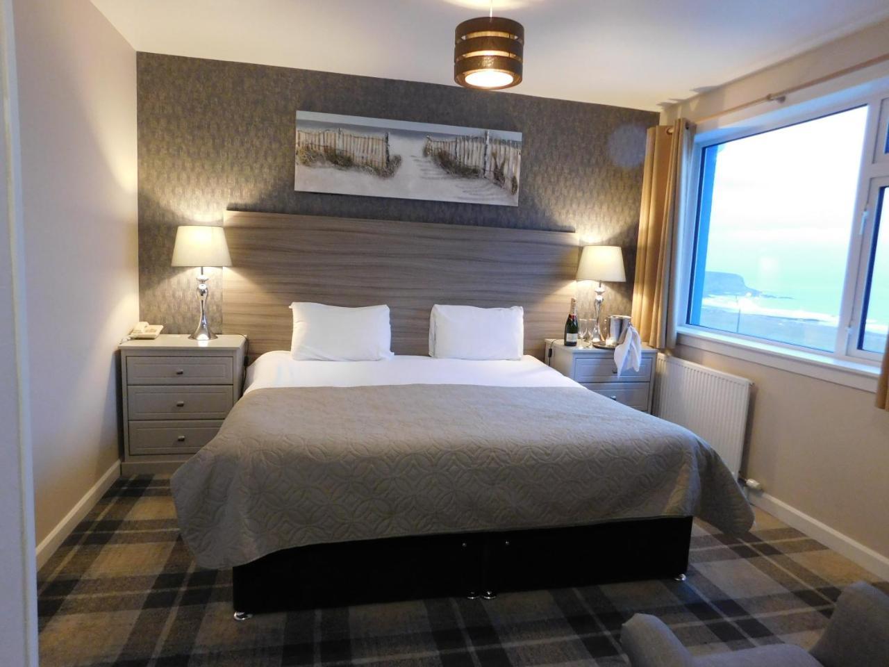 Cullen Bay Hotel Luaran gambar
